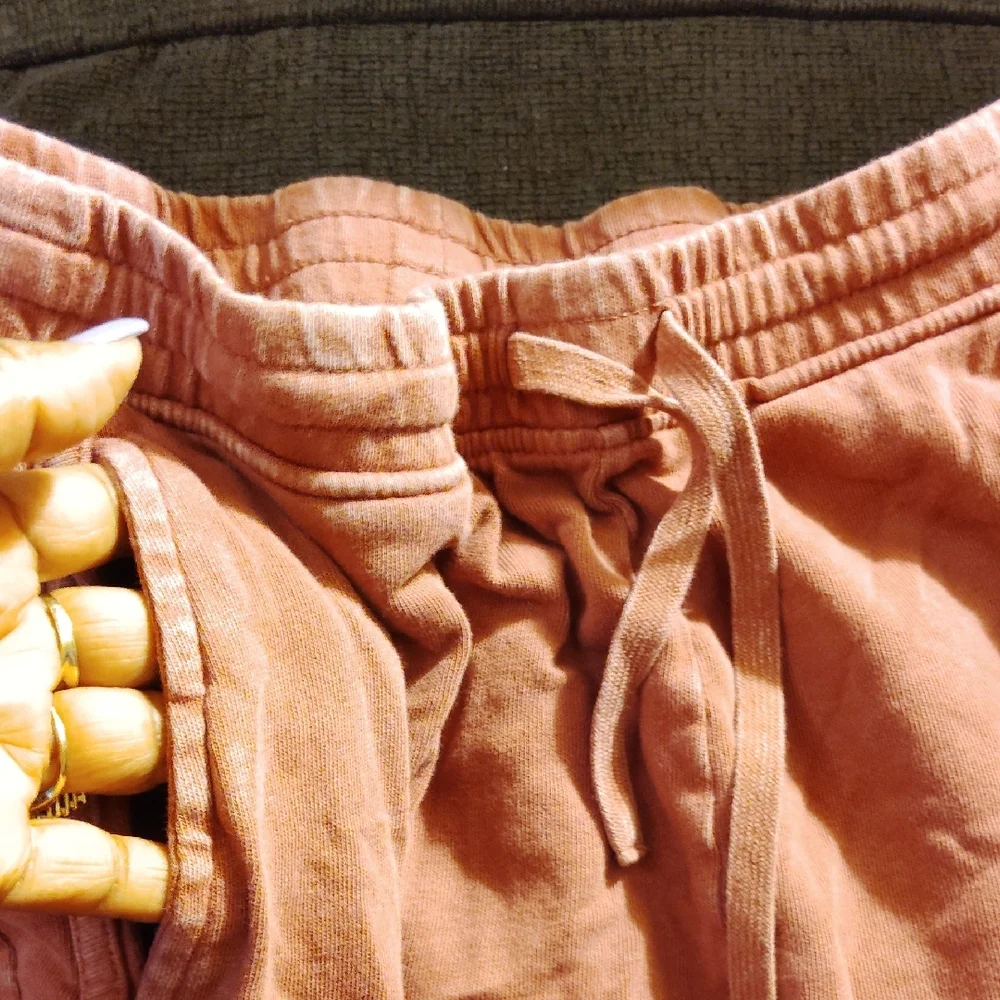 Three Bird Nest Dusty Rose Wide Leg Cropped Pants - Picture 3 of 4